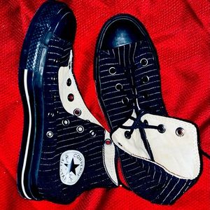 Pinstripe converse sz 7 women